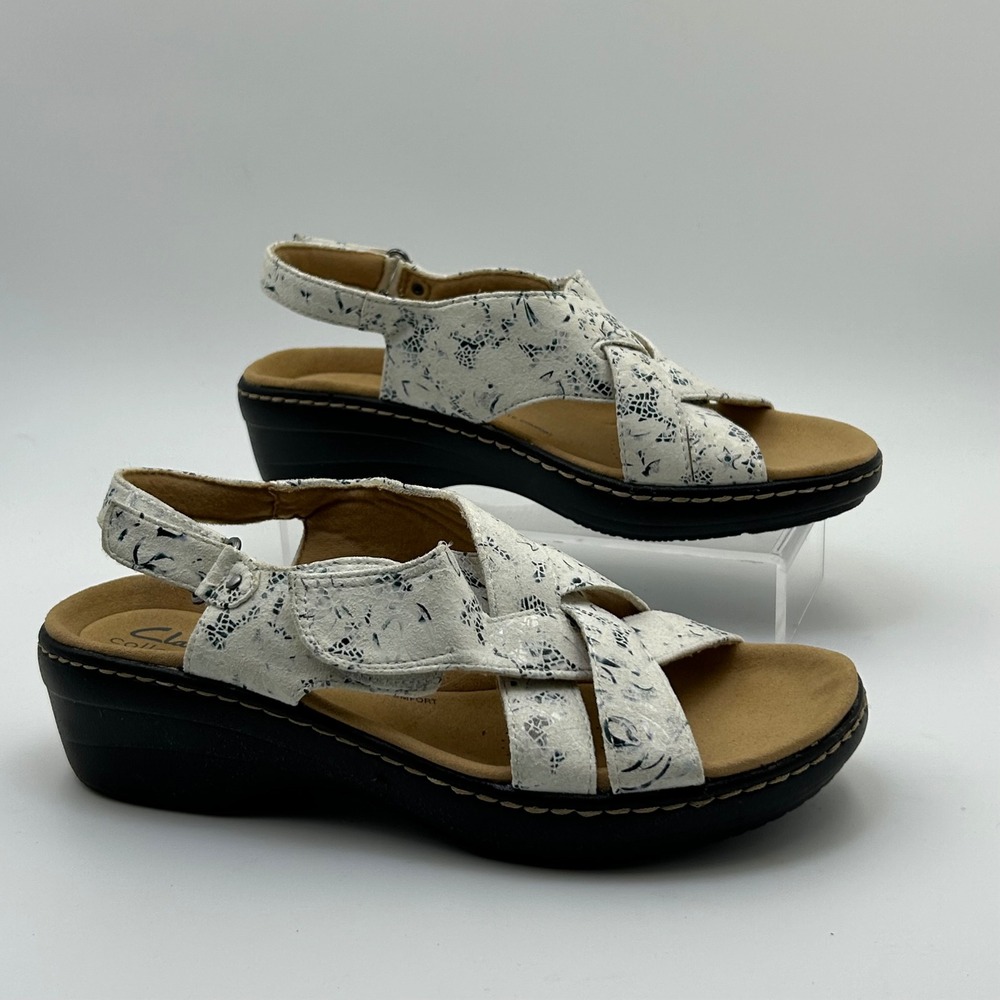 Clarks Merliah Echo Sandals Womens 7.5 White Blue Floral Wedge Comfort Cottage